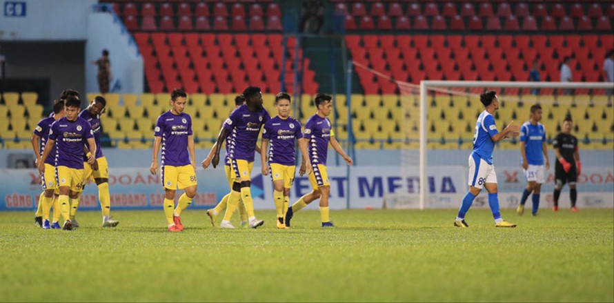 CLB Hà Nội và các đội bóng ở V-League đang tích cực tuyển quân chuẩn bị cho mùa giải mới Ảnh: Anh Tú 