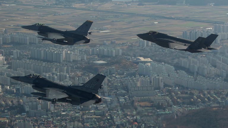 Máy bay F-35A tham gia diễn tập quân sự gần căn cứ không quân Kunsan, Hàn Quốc