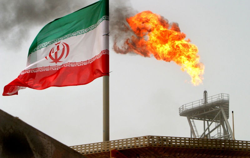 Mỹ vẫn tập trung cấm vận nhằm vào ngành xuất khẩu dầu - ngành hàng kinh tế chủ lực của Iran, gây lo ngại giá dầu thế giới sẽ tăng mạnh trong thời gian tới