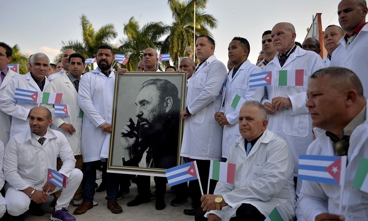 'Biệt đội bác sĩ' Cuba được đề cử Nobel Hòa bình
