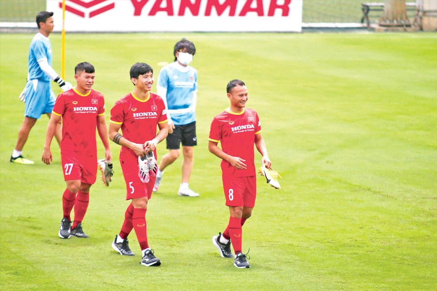 Đoàn Văn Hậu (1m85) là hậu vệ cánh có chiều cao tốt nhất của đội tuyển Việt Nam. Ảnh: Anh Tú