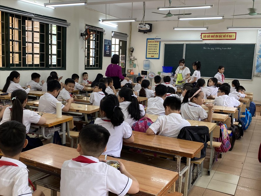 Nhiều người nói rằng, học sinh lớp 1 đang phải đánh vật với SGK Tiếng Việt