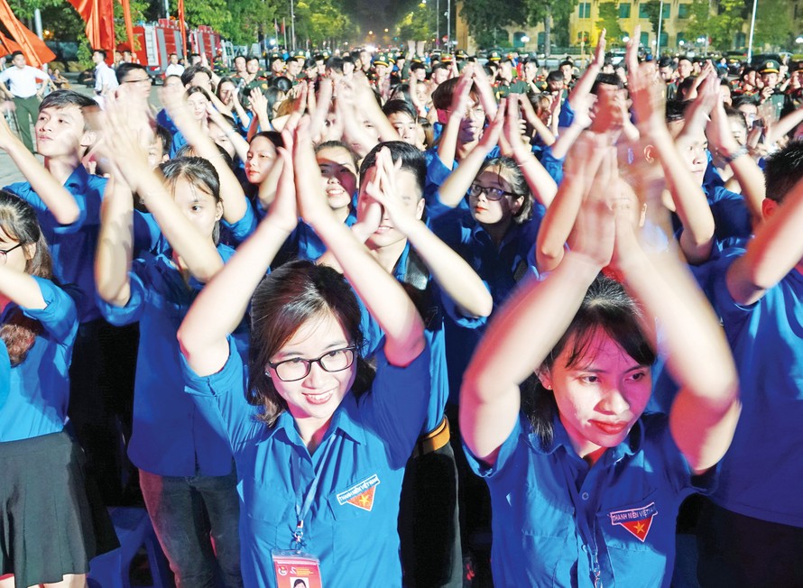 Đoàn viên, thanh niên trong một chương trình "Tuổi trẻ Việt Nam sắt son niềm tin với Đảng"