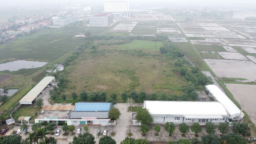 Toàn cảnh dự án bệnh viện trăm tỷ bỏ hoang, nhìn từ trên cao