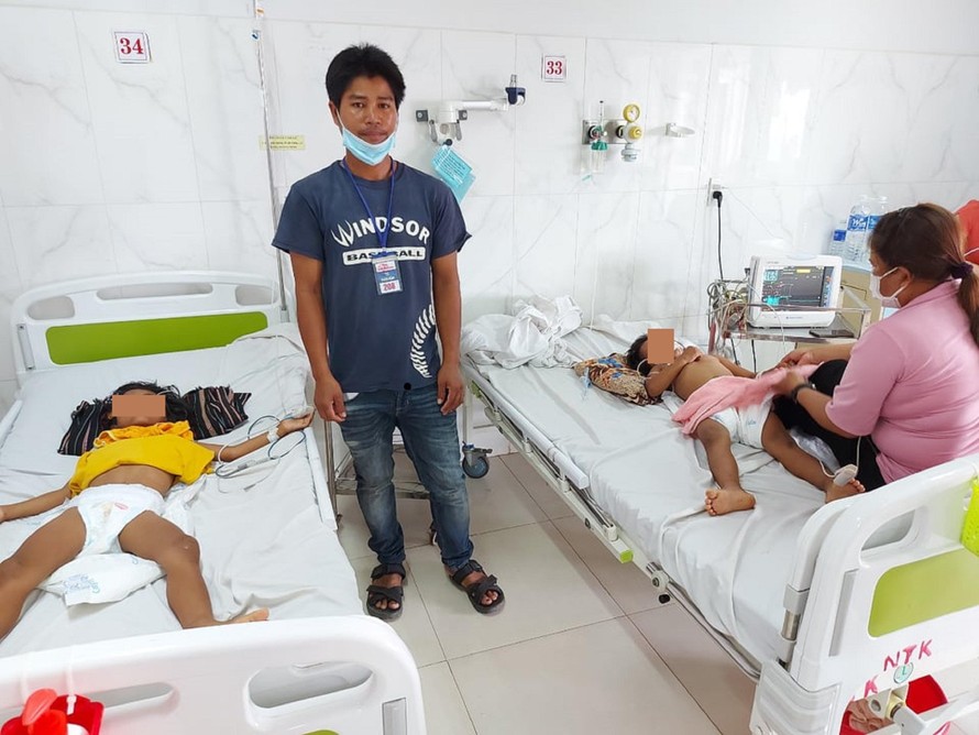 Các trẻ bị nạn đang điều trị tại Bệnh viện Đa khoa Vùng Tây Nguyên