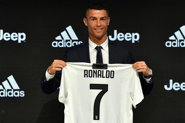Cristiano Ronaldo đến Italia vì thuế thu nhập thấp