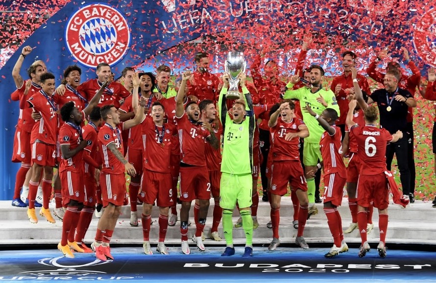Bayern Munich nâng cao Siêu Cúp châu Âu 2020.
