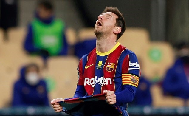 Lionel Messi tỏ ra thất vọng trong trận đấu với Bilbao.