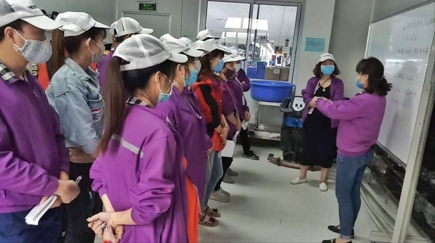 Công nhân hồi hương dễ dàng tìm được việc làm tại các khu, cụm công nghiệp của Bắc GiangẢnh: Quốc Hưng 