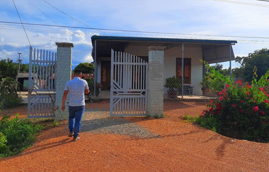 Một hộ dân xã Cư Elang có nhà to được nhận tiền hỗ trợ 