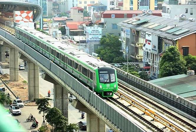 Tuyến đường sắt trên cao Cát Linh - Hà Ðông đội vốn hàng chục ngàn tỷ đồng, liên tục chậm tiến độ thi công. Ảnh: Nhật Minh ​