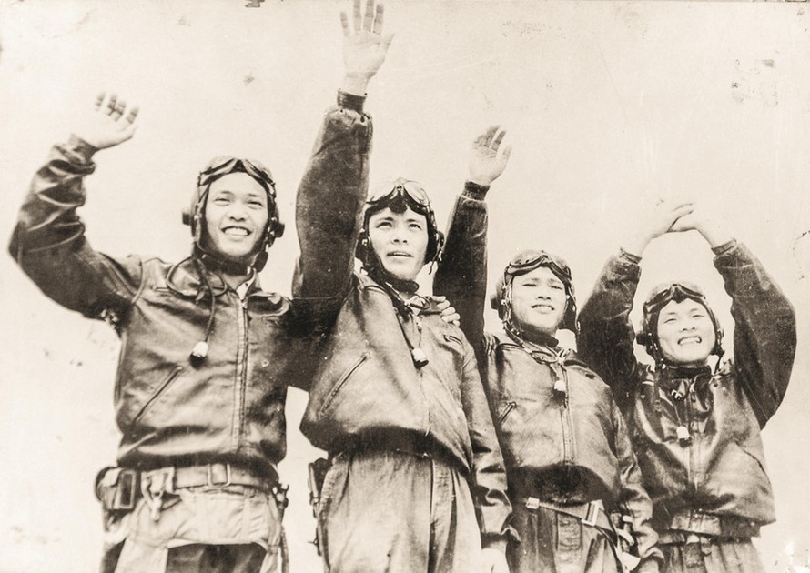 Biên đội lịch sử Lan - Túc - Quỳ - Phương (từ trái sang phải). Ảnh: TL