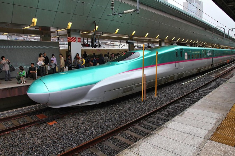  Bộ GTVT đề xuất đi thẳng lên hiện đại để đón đầu cho tuyến đường sắt cao tốc Bắc - Nam (Trong ảnh, hệ thống tàu điện Shinkansen của Nhật Bản) 