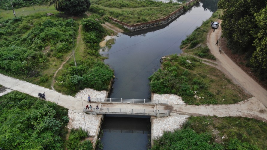  Kênh dẫn nước hở từ sông Đà vào hồ Đầm Bài - nguồn nước trực tiếp đổ vào nhà máy nước của Viwasupco
