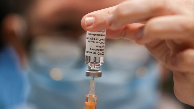 Vắc-xin COVID-19 của AstraZeneca. Ảnh: Reuters 