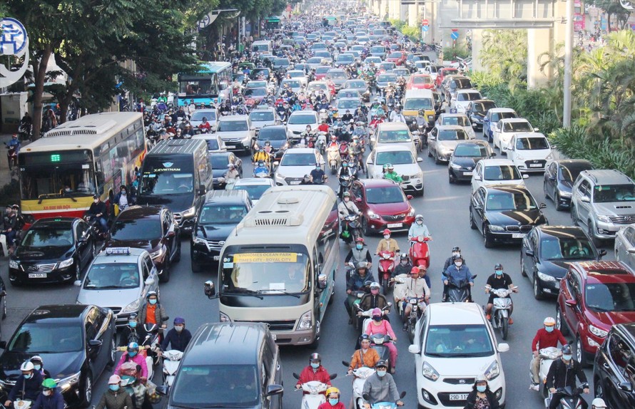 Giao thông trên đường Nguyễn Trãi thường tê liệt vào giờ cao điểm Ảnh: A.Trọng 