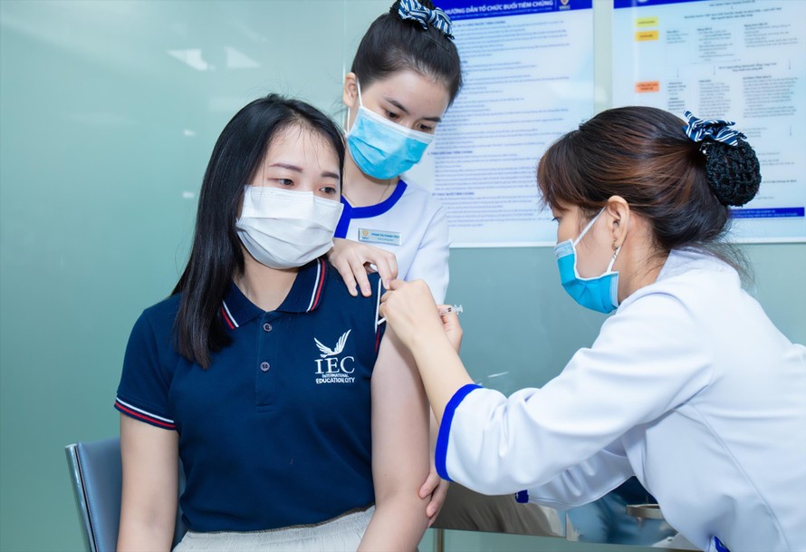 Tiêm vắc-xin cho người lớn tại Hệ thống tiêm chủng VNVCẢnh: N.L 