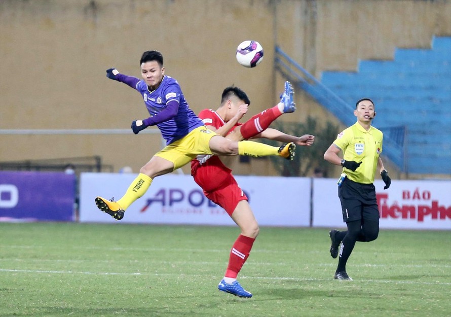 Quang Hải và đồng đội sẽ gặp không ít khó khăn ở LS V-League 2021 khi các đối thủ tăng cường lực lượng mạnh mẽ ảnh: NHƯ Ý 