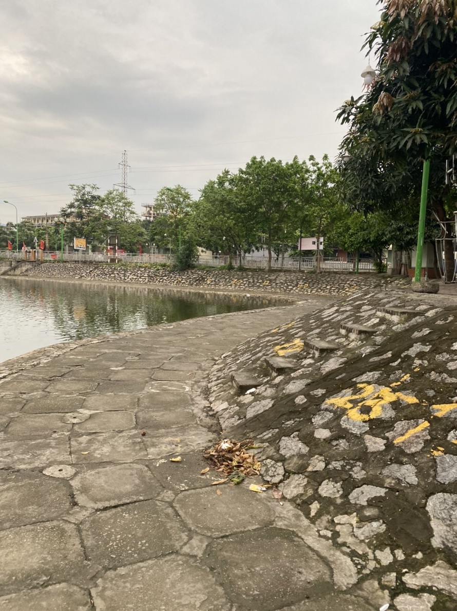 Công an phường Phương Liệt chốt trực ở đường ven hồ Rùa