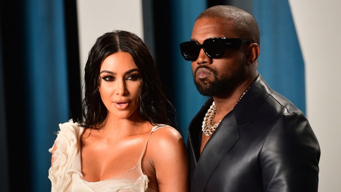 Thực hư Kim Kardashian có tình mới, giành quyền nuôi con với Kanye West