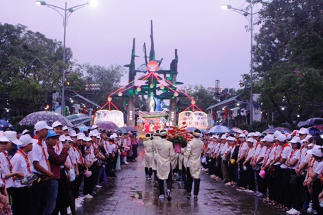 Đông đảo giáo dân về dự lễ bế mạc tại Trung tâm Hành hương Đức Mẹ La Vang-tỉnh Quảng Trị.