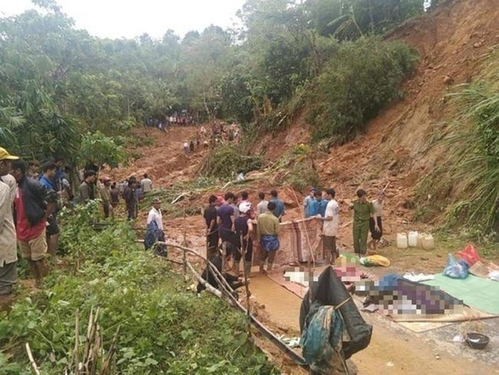 Hiện trường vụ sạt lở núi làm một gia đình 6 người ở thôn Tà Rùng, xã Húc, huyện Hướng Hóa (Quảng Trị) tử nạn. Ảnh: N.Đ