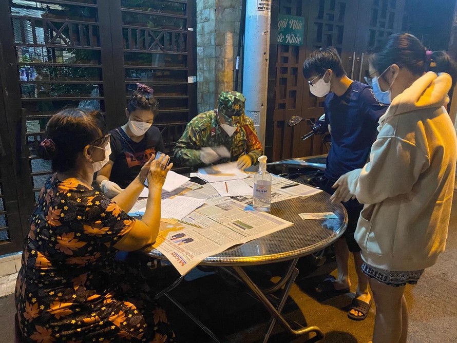 Quận Phú Nhuận chi trả hỗ trợ đợt 3 cho người dân gặp khó khăn