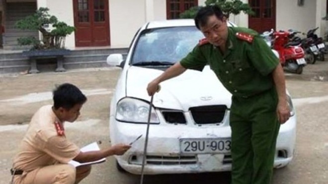 Đối tượng Nguyễn Xuân Định bị bắt khi đang phun sơn xe ô tô