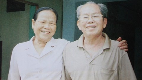 Vợ chồng bà Nguyễn Thị Mai và ông Mười Kiều.
