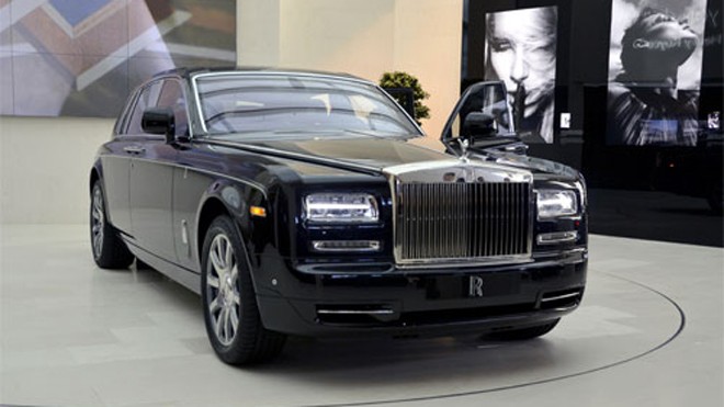 Rolls-Royce bán xe siêu sang như thế nào?