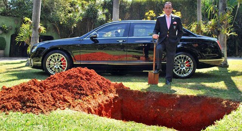 Đại gia chôn xe Bentley cùng khi chết