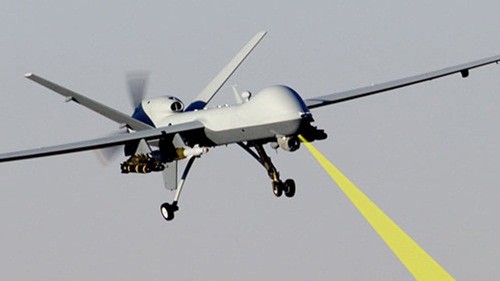 Các máy bay không người lái cỡ nhỏ của Mỹ sẽ được trang bị vũ khí laser để diệt tên lửa siêu vượt âm. Ảnh: Military