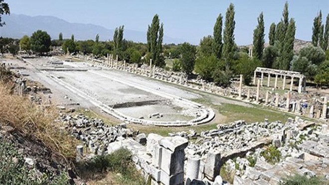 Hồ bơi khổng lồ có nguồn gốc từ thời kỳ Đế chế La Mã. Ảnh: Anadolu Agency. 