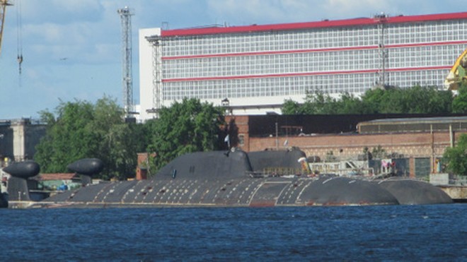 Hai tàu lớp Shchuka-B đang chờ đại tu tại nhà máy Severodvinsk. Ảnh: Airbase.ru.