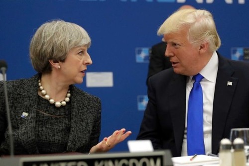 Thủ tướng Anh Theresa May và Tổng thống Mỹ Donald Trump. Ảnh: AP.