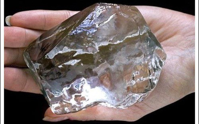 Viên kim cương thô Cullinan với khối lượng 3.106 carat (tương đương 621.35 grams). Ảnh: Science Photo Library