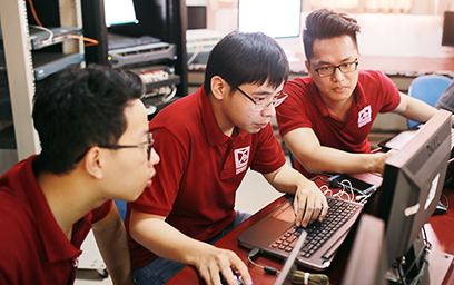 Đại học Duy Tân hỗ trợ tối đa để Cuộc thi ISITDTU CTF 2018 Quals diễn ra thành công