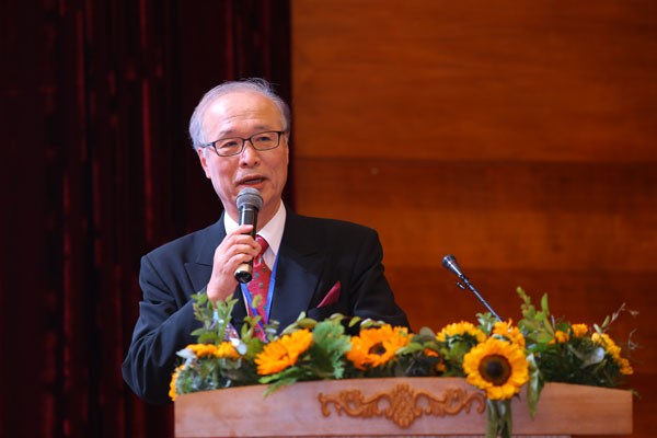 Giáo sư Nakamura Teiji -Chủ tịch Hiệp hội Dinh dưỡng Nhật Bản giới thiệu kinh nghiệm quý của Nhật Bản khi ban hành Luật Dinh dưỡng học đường giúp nâng cao tầm vóc thanh niên Nhật