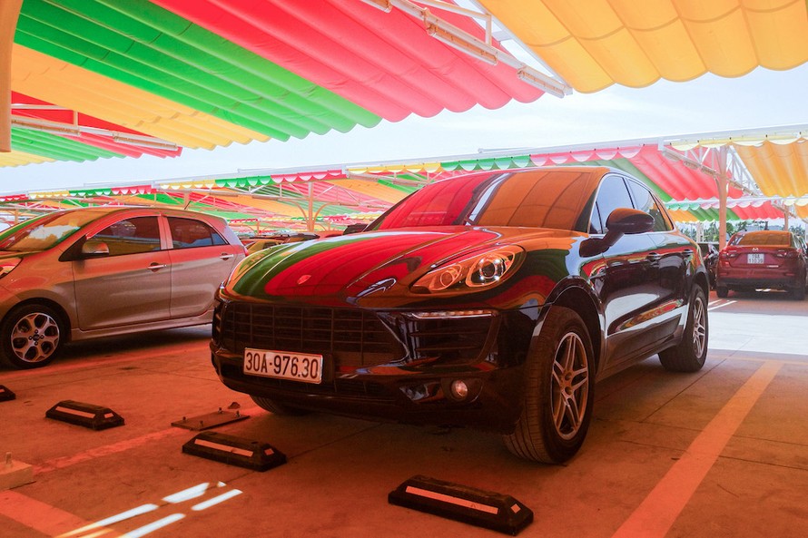 Chiếc Porsche Macan đời 2015 của anh Nguyễn Đức Lợi được Smart Solution định giá 2 tỷ đồng