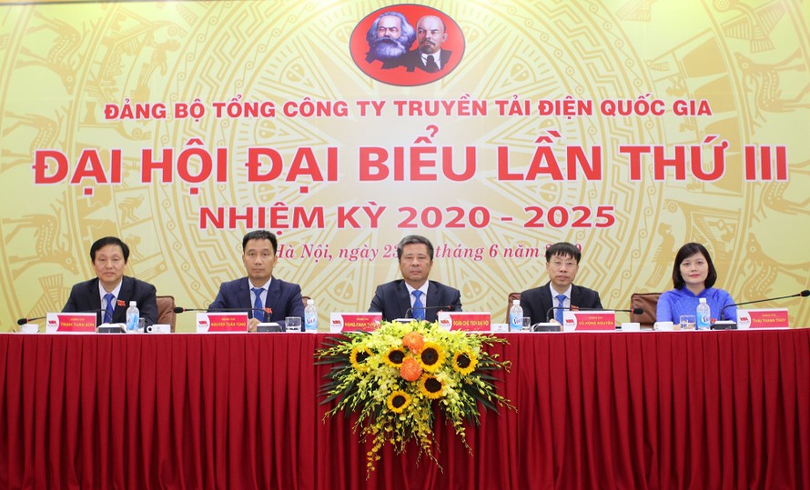 1. Đoàn Chủ tịch điều hành Đại hội đại biểu Đảng bộ EVNNPT lần thứ III, nhiệm kỳ 2020 – 2025