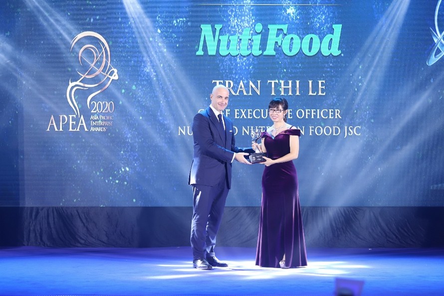 NutiFood lập “hat-trick” với 3 giải thưởng quốc tế châu Á