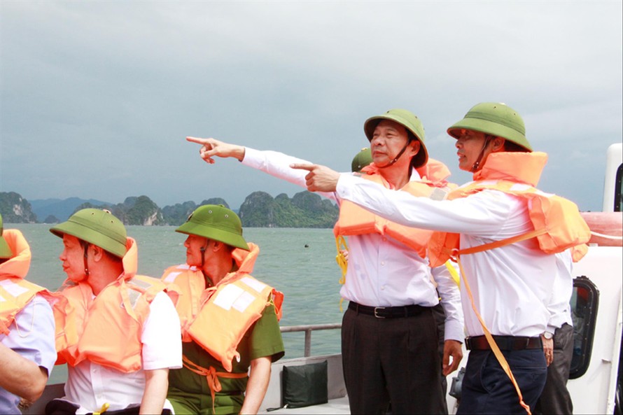 Ông Nguyễn Văn Đọc, Bí thư Tỉnh ủy Quảng Ninh chỉ đạo công tác phòng, chống bão số 2. Ảnh: TTTT QN