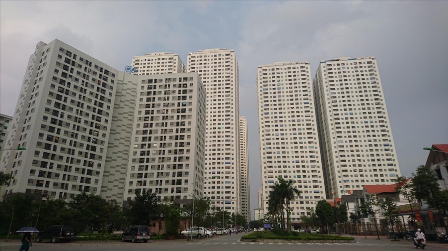Hàng loạt chung cư cao tầng ở Linh Đàm (Hoàng Mai, Hà Nội) cao trên 100m nhưng không hề có không gian lánh nạn theo Tiêu chuẩn Quốc gia về nhà ở Ảnh: Như Ý