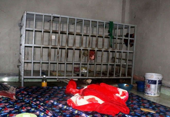 Chiếc "chuồng cọp" nơi dùng để giam cầm ông Lê Văn Năm trong suốt hơn 3 năm qua.