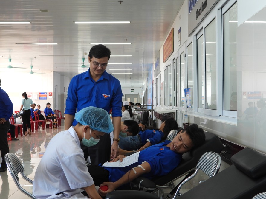 Trao 3.000 suất cơm đến bệnh nhân khó khăn tại Quảng Bình