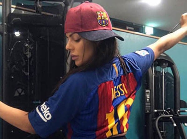 Suzy Cortez cảm thấy rất hạnh phúc khi được Messi bỏ chặn trên mạng xã hội.