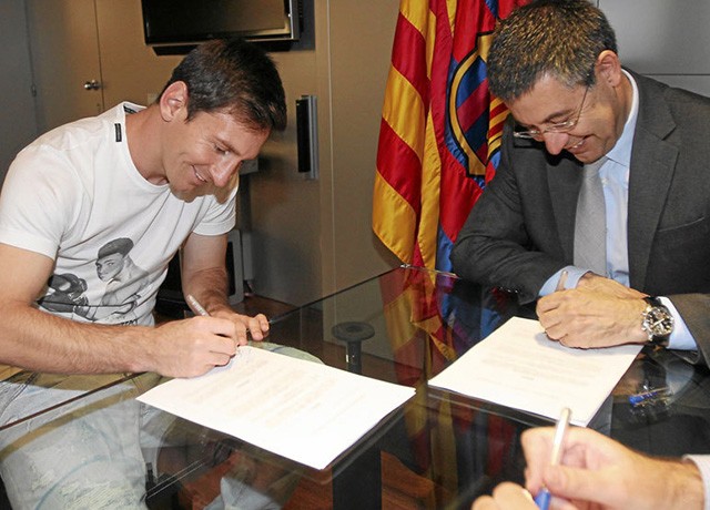 Ký điều khoản lạ, Messi có quyền đơn phương chia tay Barca