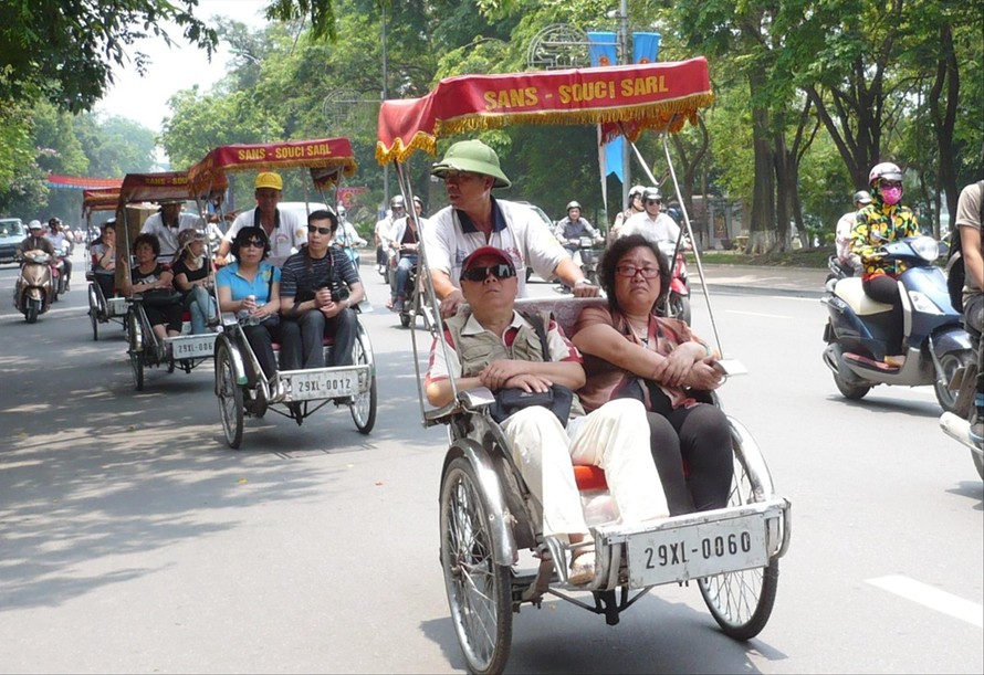 Do di chuyển chậm, gây ảnh hưởng đến giao thông nên thành phố Hà Nội đã có chủ trương dừng hoạt động xe xích lô ảnh: Anh Trọng