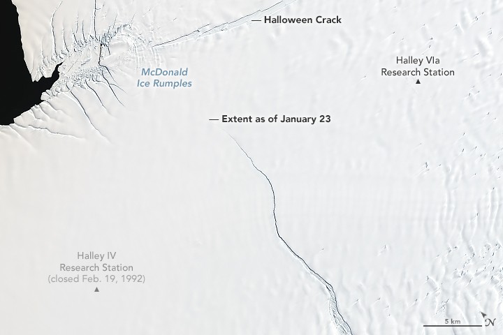 Hình ảnh vết nứt lớn tại Nam cực đã được NASA ghi lại.
