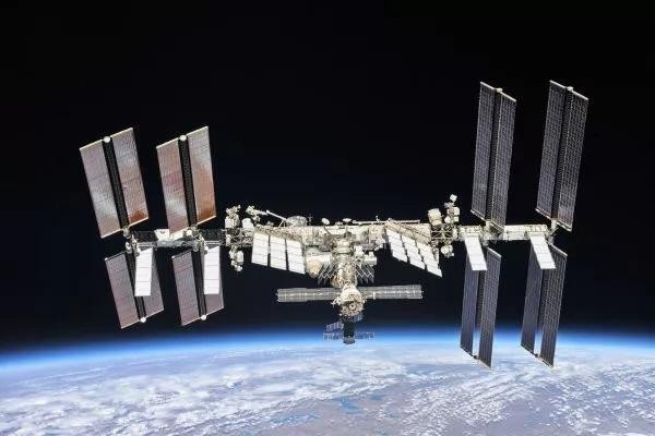 Trạm vũ trụ quốc tế ( ISS) đã 23 tuổi, vượt quá tuổi thọ theo thiết kế.